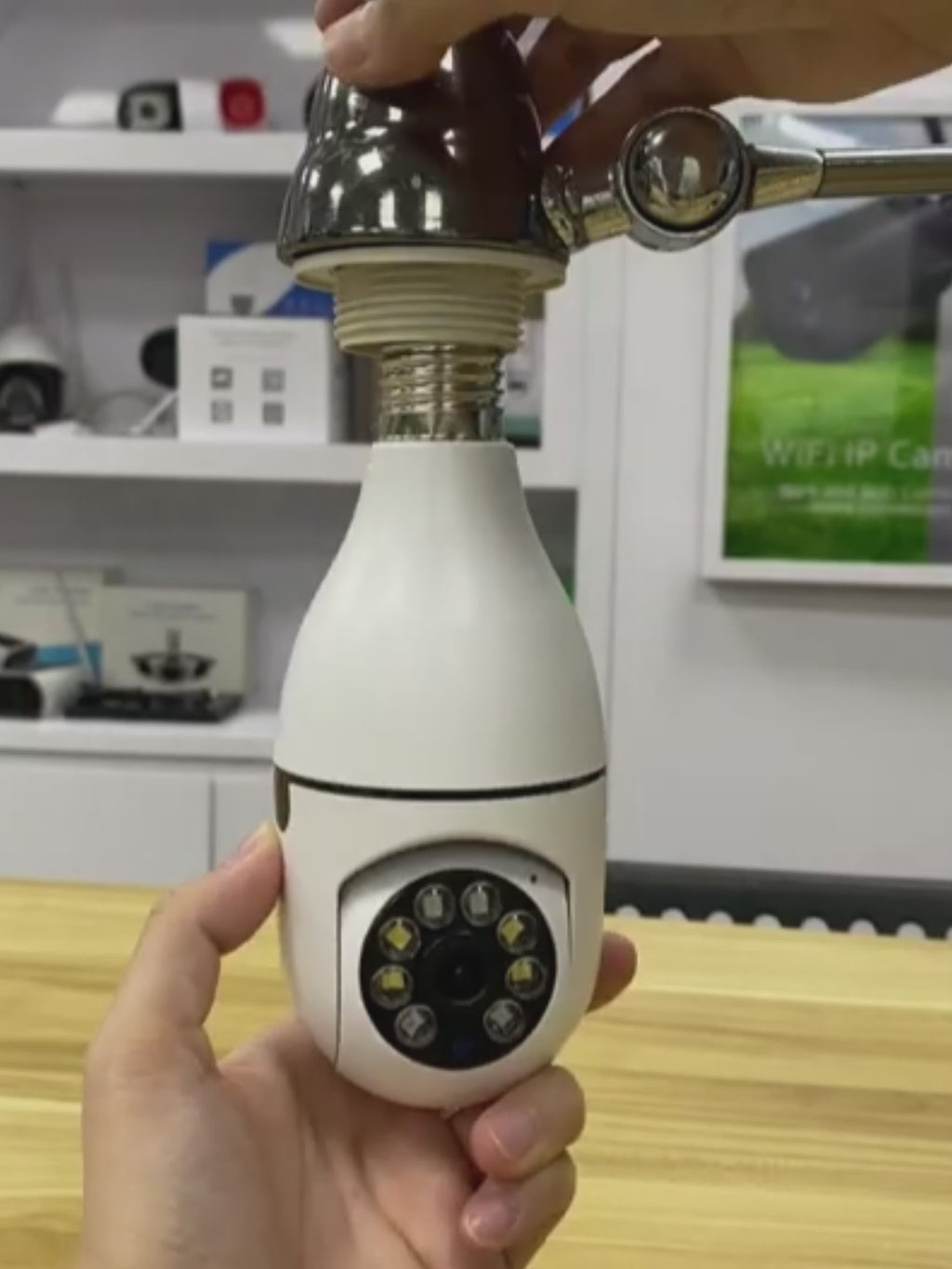 PHILAX Cam E27 — Cámara WiFi 1080P con Seguimiento Automático